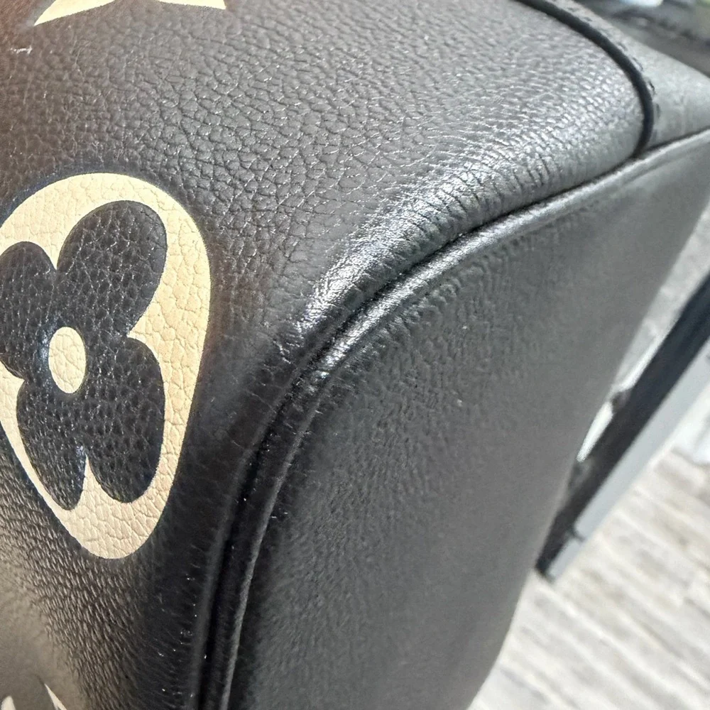 Louis Vuitton Bi-Color NeoNoe MM - Picture 10 of 13